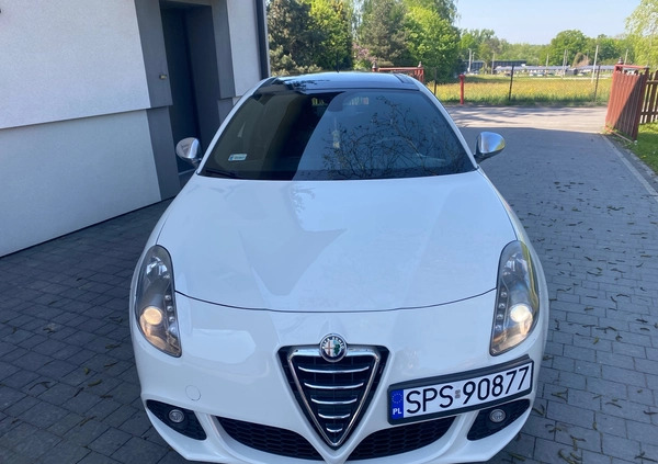 Alfa Romeo Giulietta cena 34500 przebieg: 177032, rok produkcji 2011 z Żory małe 596